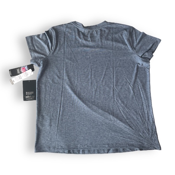 NWT NFL Fan Gear Woman’s New England Patriots Logo T-Shirt Size Large - Picture 3 of 16